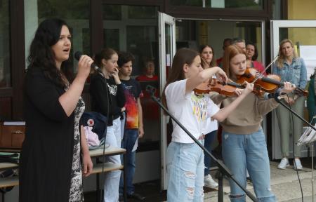 Srečanje generacij v OŠ Cerknica 05 Foto Ljubo Vukelič